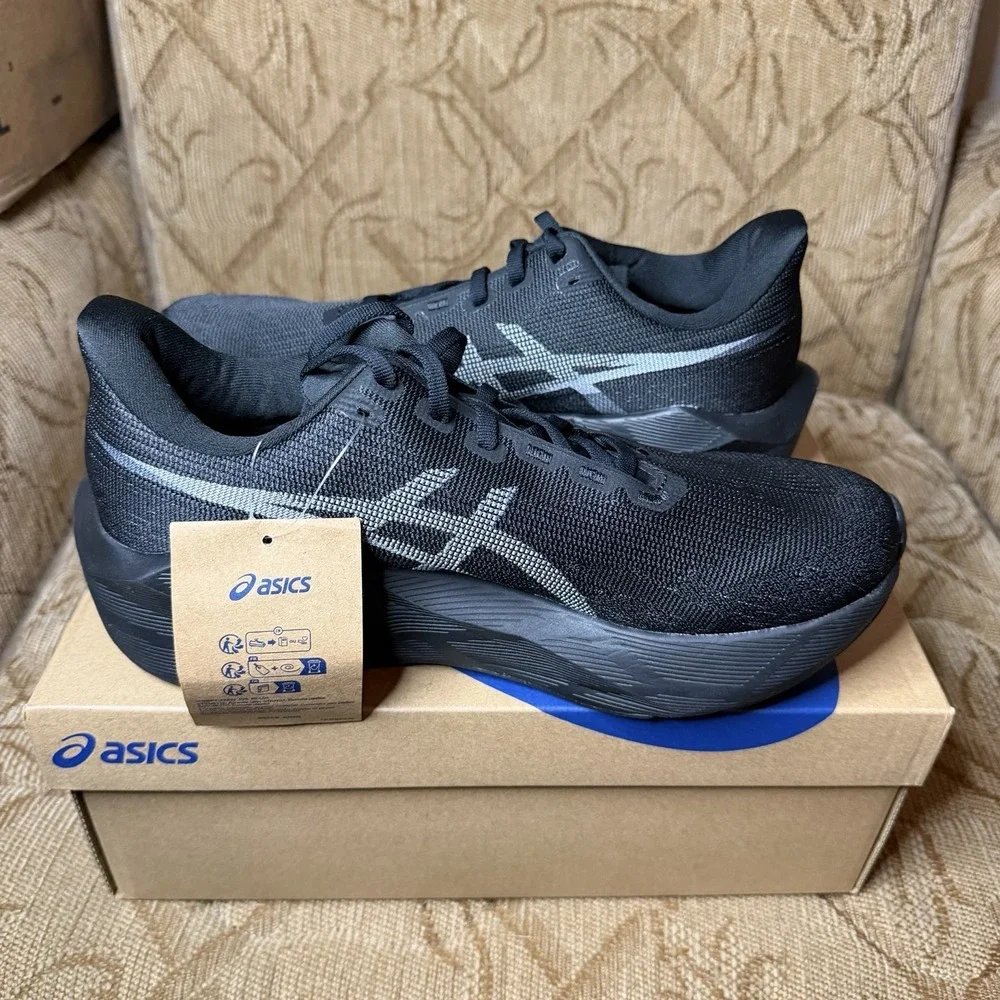 ASICS Novablast 6 Mens Size 10 Black Running Shoes Gym Training Sneakers NWB!